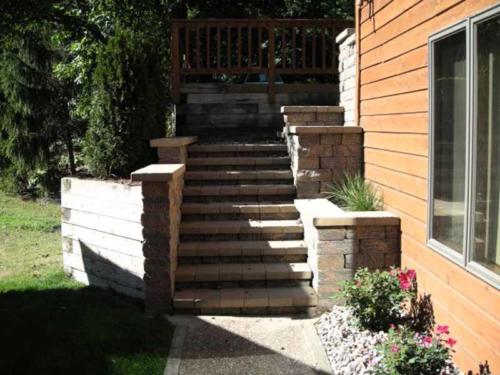 LAKE MILLS STEPS, WALLS, FRONT ENTRY